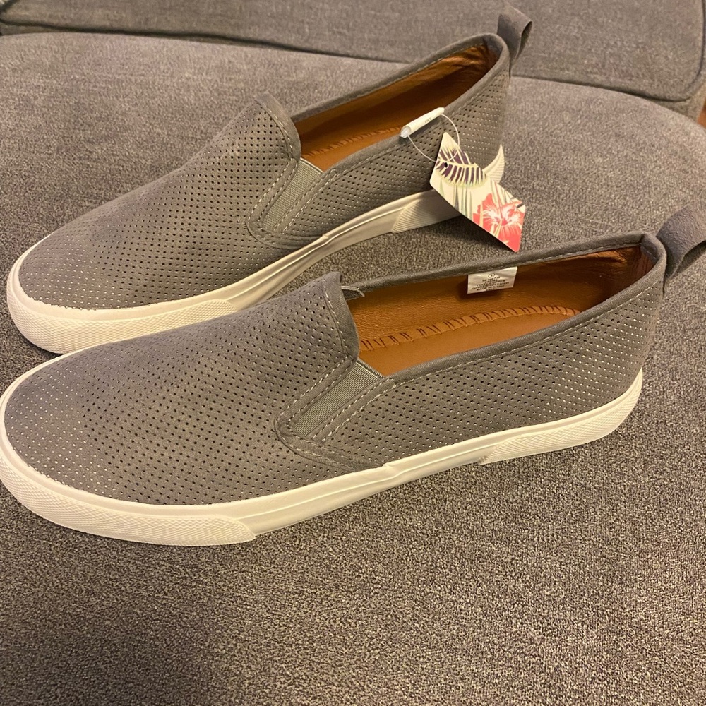 NEW Tommy Bahama Slip Ons SIZE 9